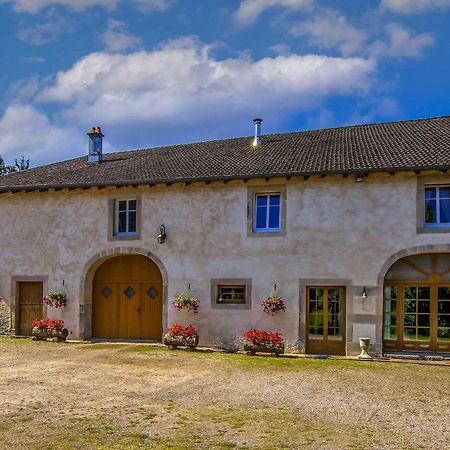 Chambre Rubis: Elegance Et Confort En Pleine Nature - Fr-1-589-723 Bed & Breakfast Le Clerjus Exterior photo