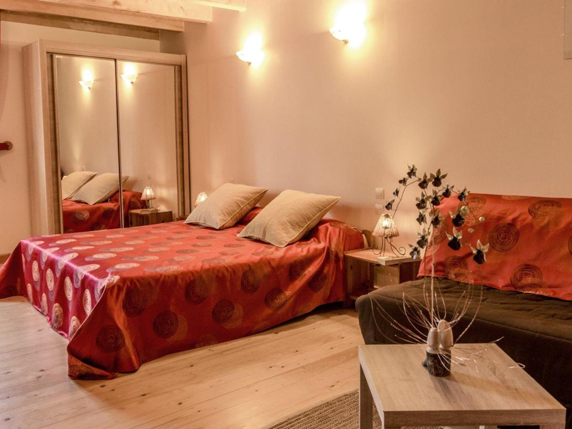 Chambre Rubis: Elegance Et Confort En Pleine Nature - Fr-1-589-723 Bed & Breakfast Le Clerjus Exterior photo